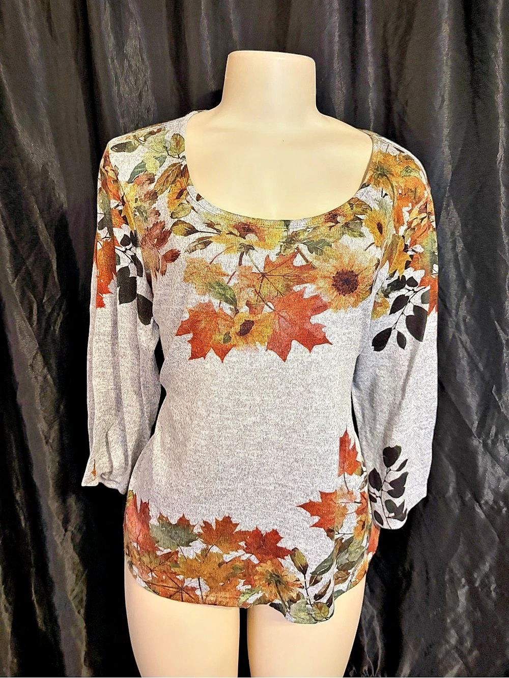 Energe Floral Long Sleeve Top in Gray
